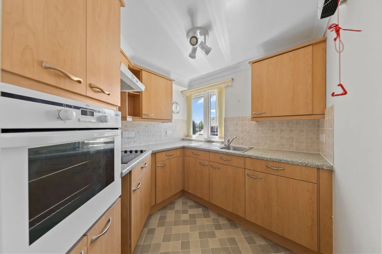 Flat 42, Bartholomew Court Bradshaw Lane, Warrington, Grappenhall, WA4 2JW, photo 4