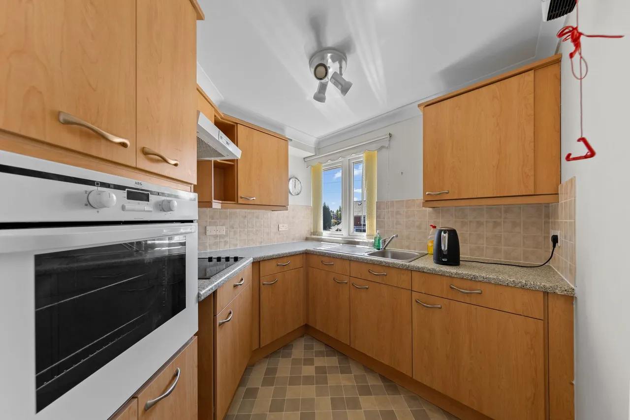 Flat 42, Bartholomew Court Bradshaw Lane, Warrington, Grappenhall, WA4 2JW, photo 5