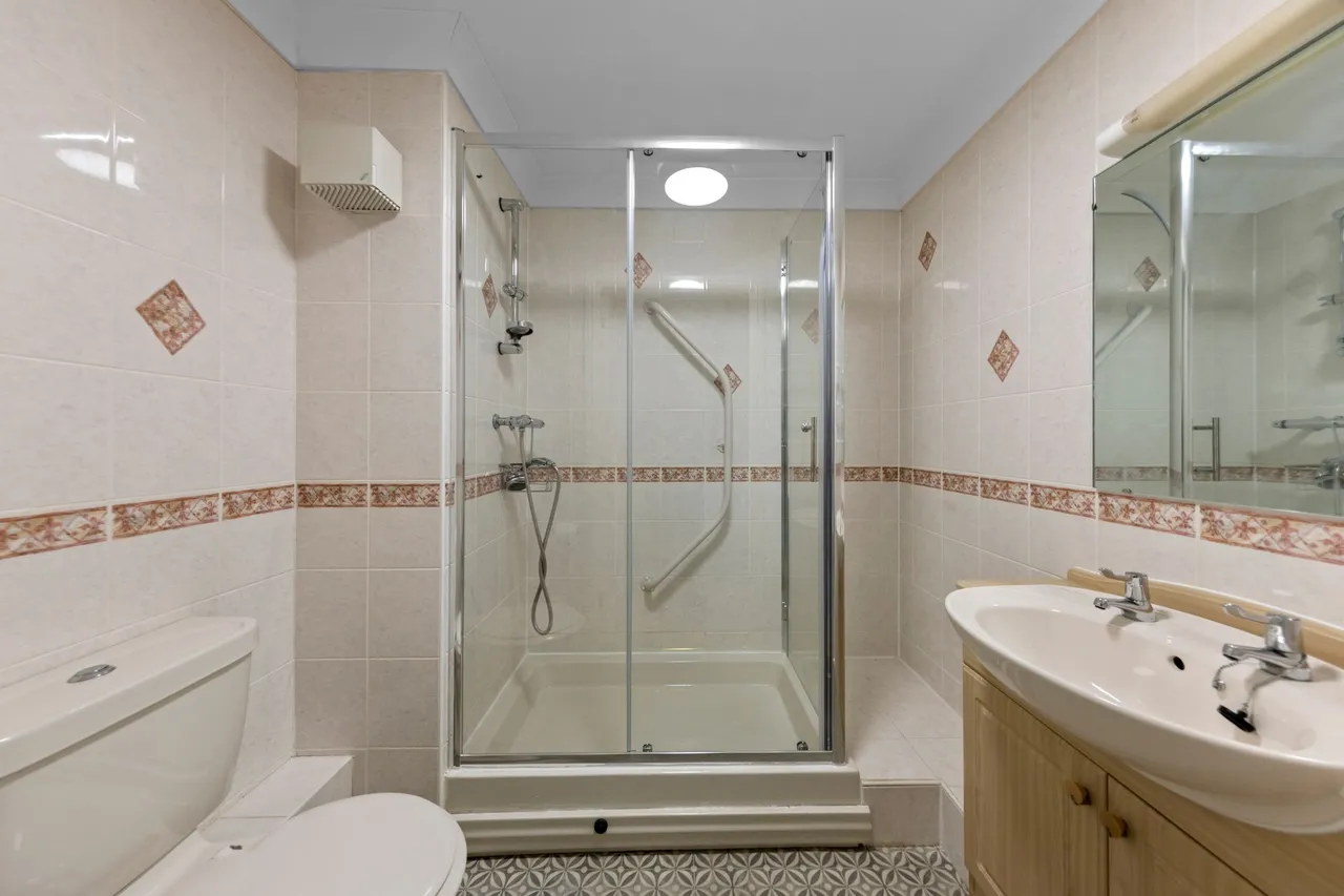 Flat 42, Bartholomew Court Bradshaw Lane, Warrington, Grappenhall, WA4 2JW, photo 9
