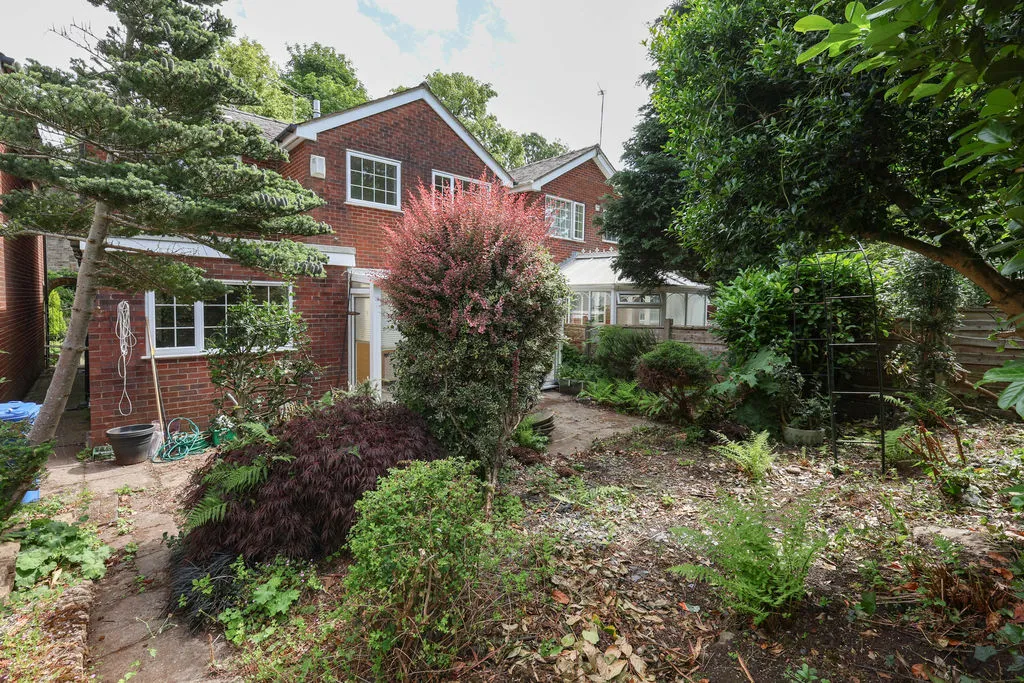Bentgate Close Newhey, Rochdale OL16 4NB, photo 13