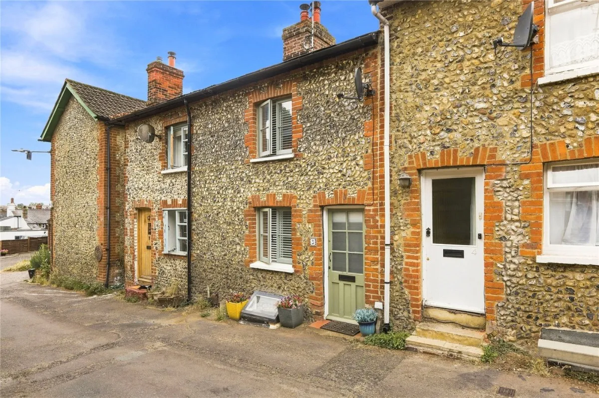 1 bed house for sale, House Under Offer with 1 bedroom in Saffron Walden, CB10
