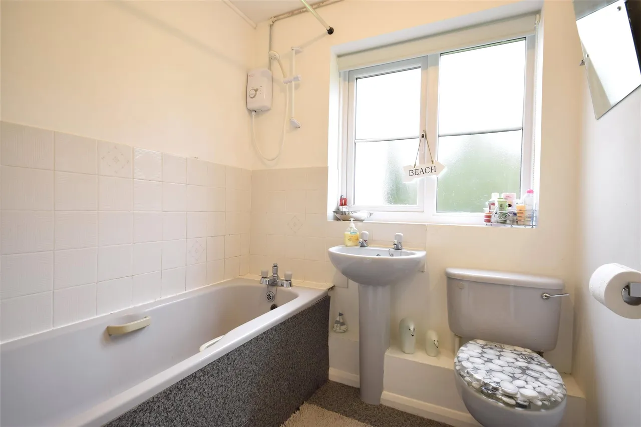 Wordsworth Mead, Redhill, RH1 1AL, photo 3