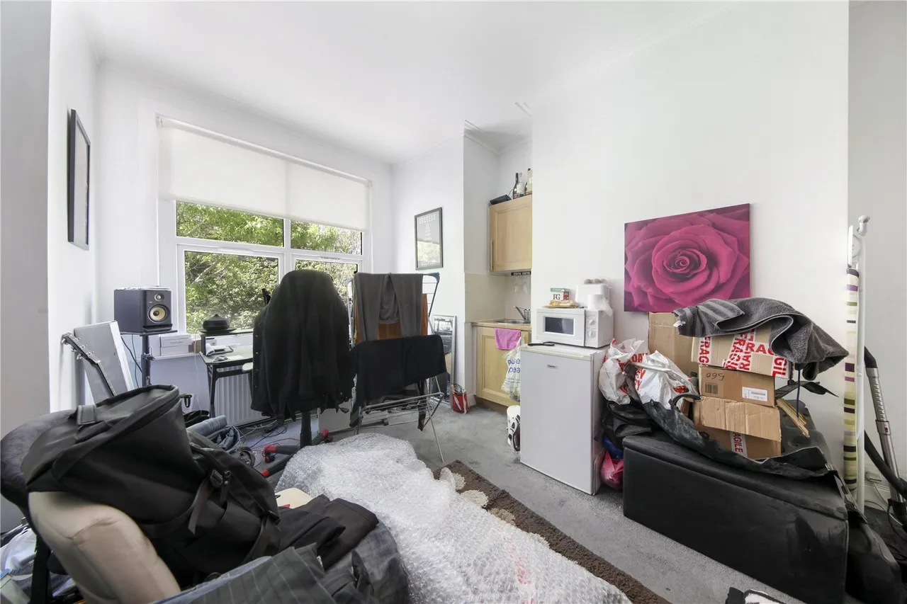 Norbury Crescent, SW16, photo 13
