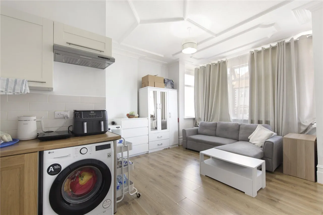 Norbury Crescent, SW16, photo 8