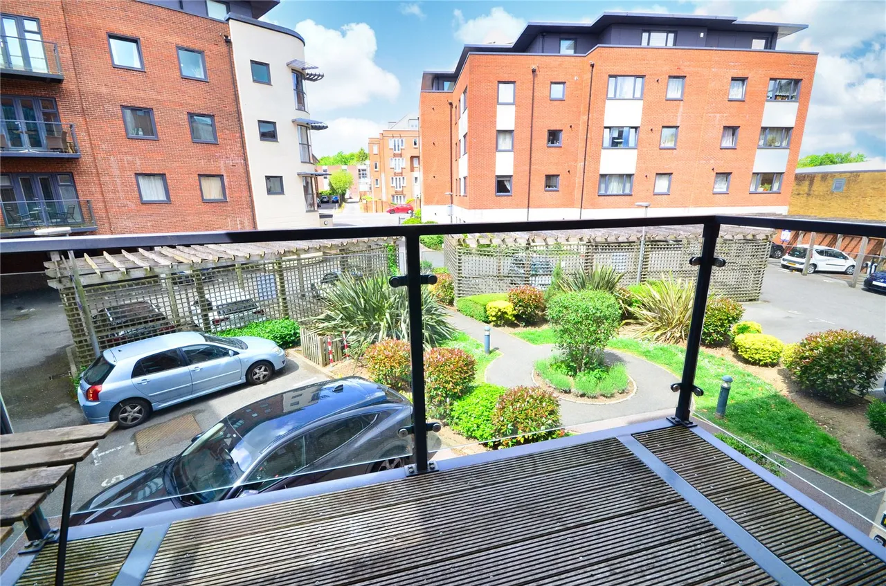 Fosters Place, East Grinstead, RH19, photo 2