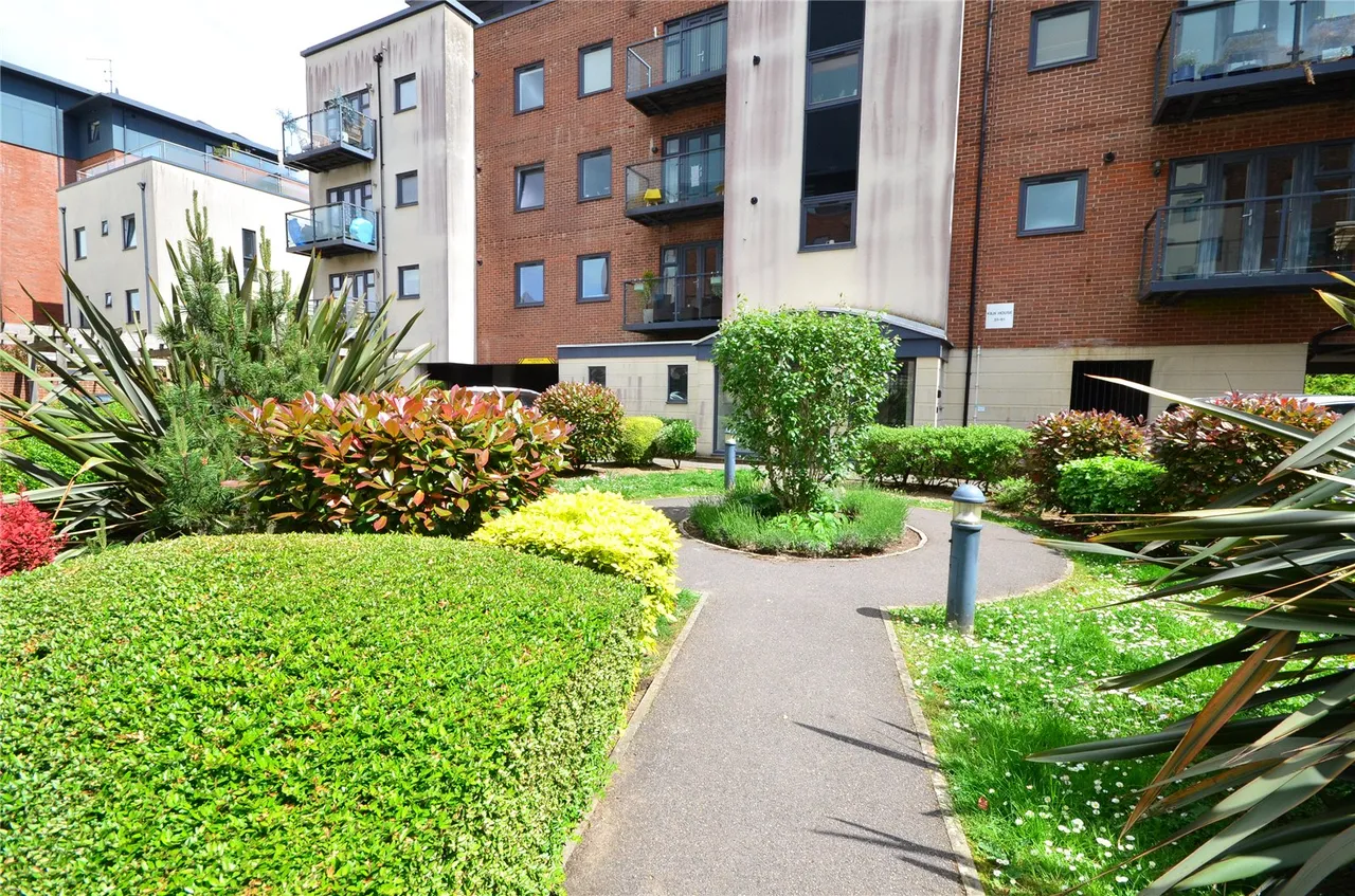 Fosters Place, East Grinstead, RH19, photo 15
