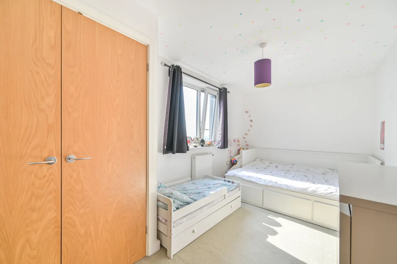 London, NW2, photo 10