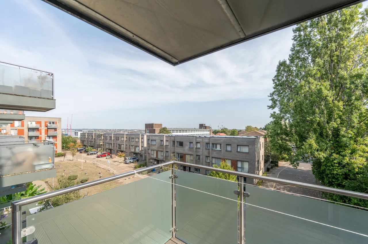 London, NW2, photo 8