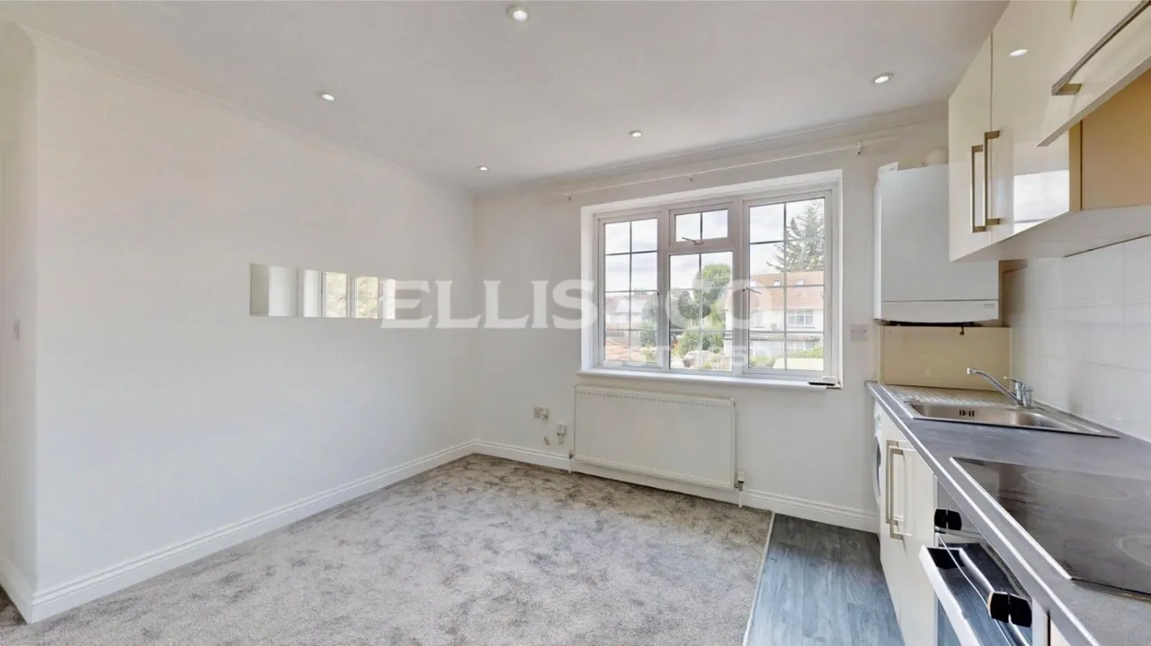 Thorn Close, Northolt, UB5, photo 8