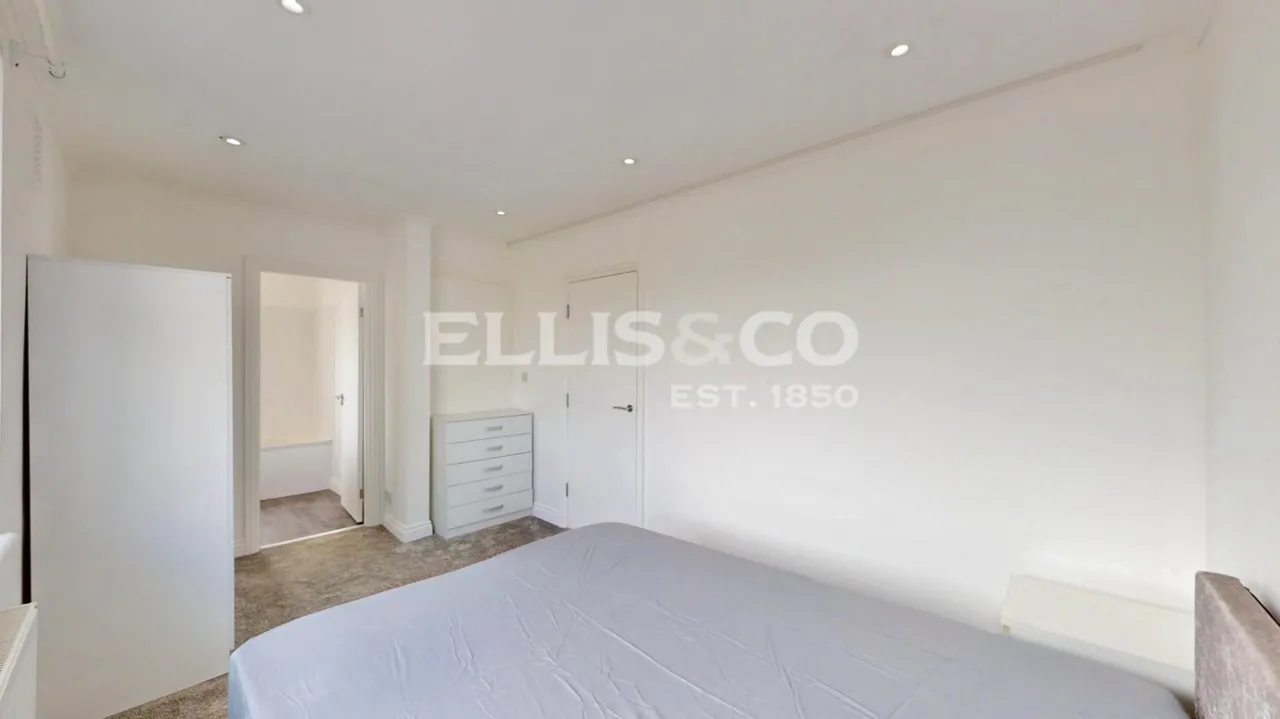 Thorn Close, Northolt, UB5, photo 9