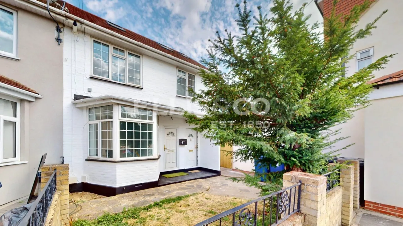 Thorn Close, Northolt, UB5, photo 14