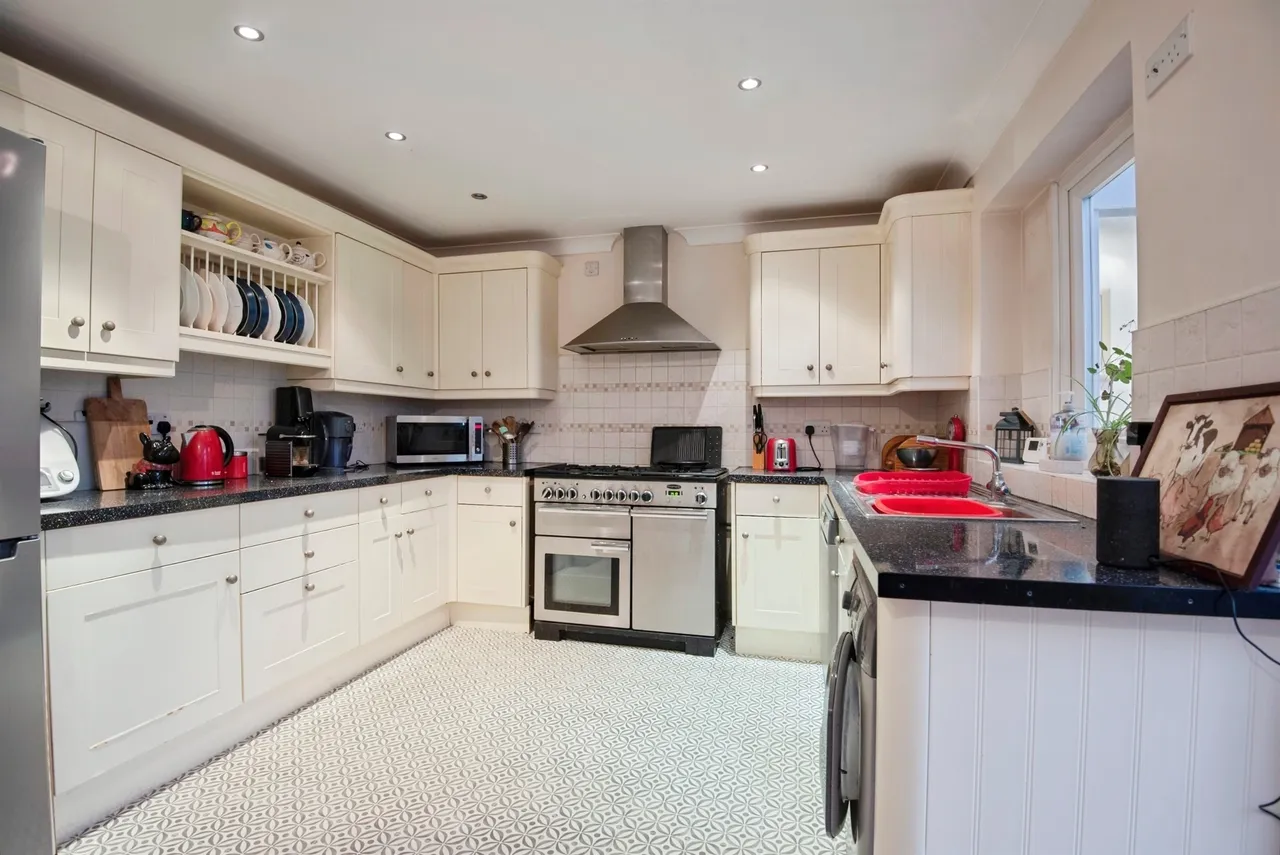 Flambards Close, Meldreth, SG8, photo 2