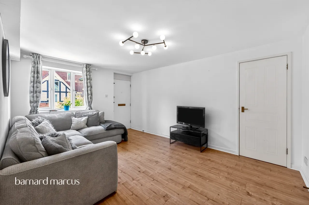 Haynes Close, London, photo 7