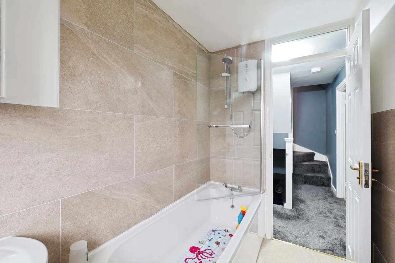 Stornoway Court, Beeston, Nottingham, Nottinghamshire, NG9, photo 25