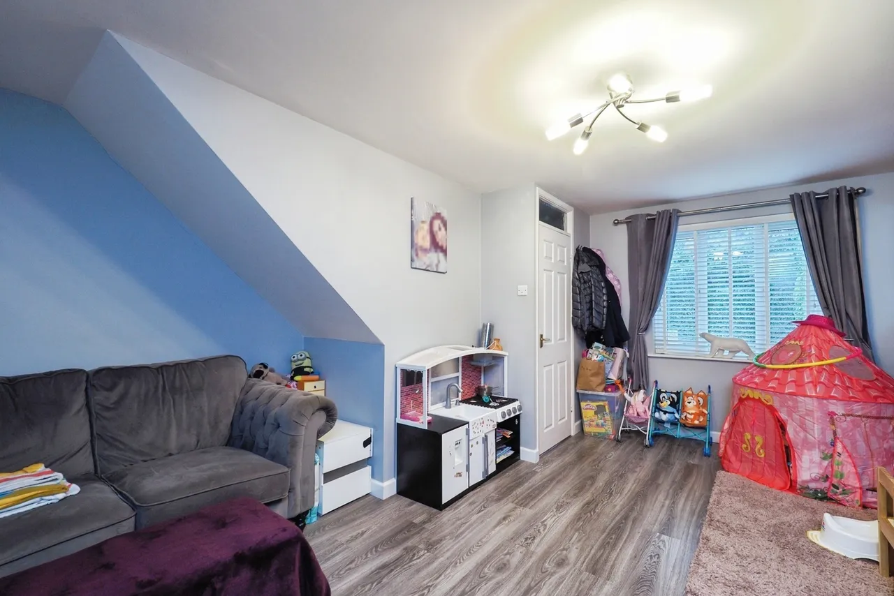 Stornoway Court, Beeston, Nottingham, Nottinghamshire, NG9, photo 11
