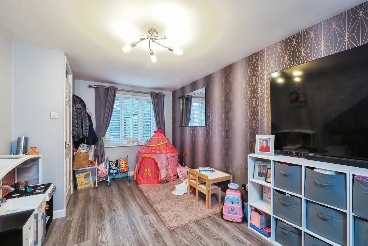 Stornoway Court, Beeston, Nottingham, Nottinghamshire, NG9, photo 12