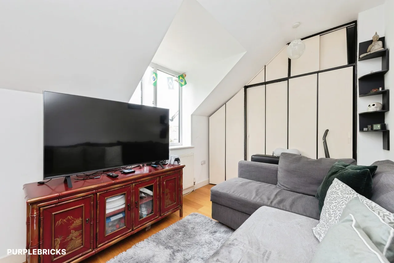 Cottington Road, Feltham, TW13, photo 11