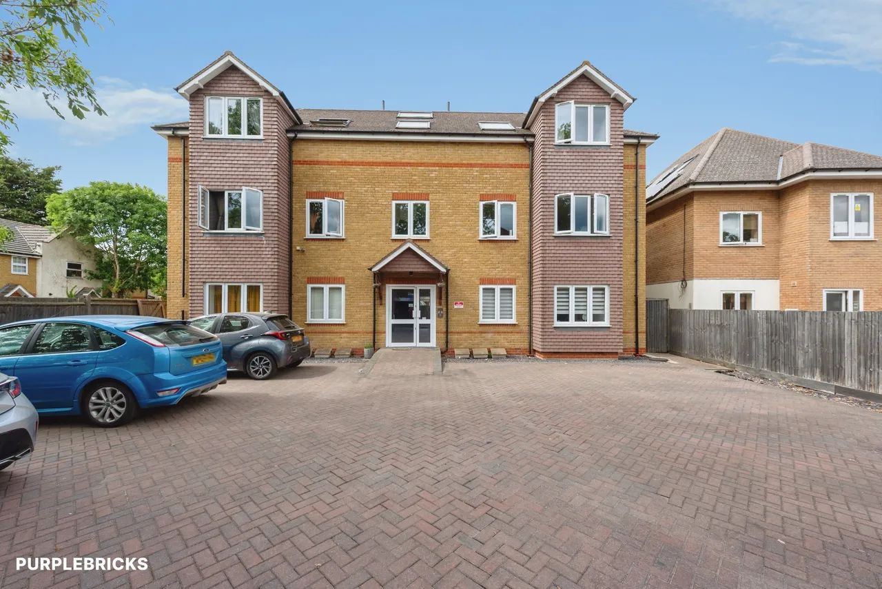 Cottington Road, Feltham, TW13, photo 20
