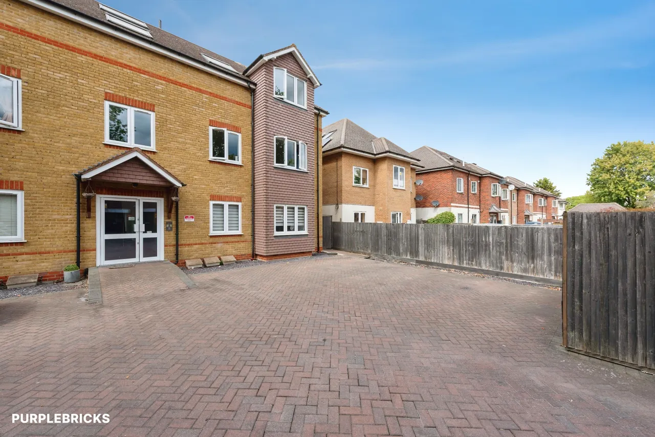 Cottington Road, Feltham, TW13, photo 21