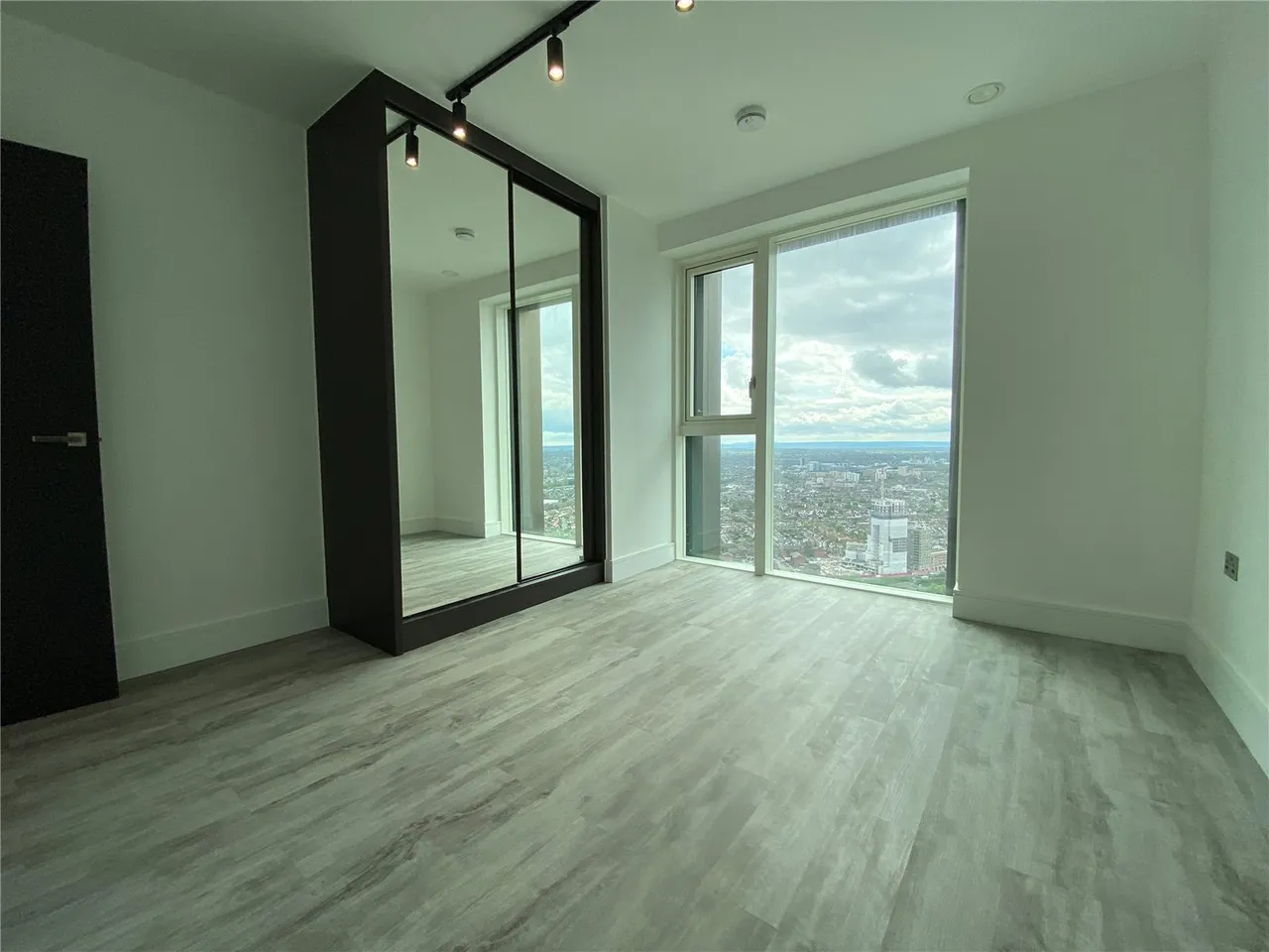 Portal Way, London, W3, photo 4