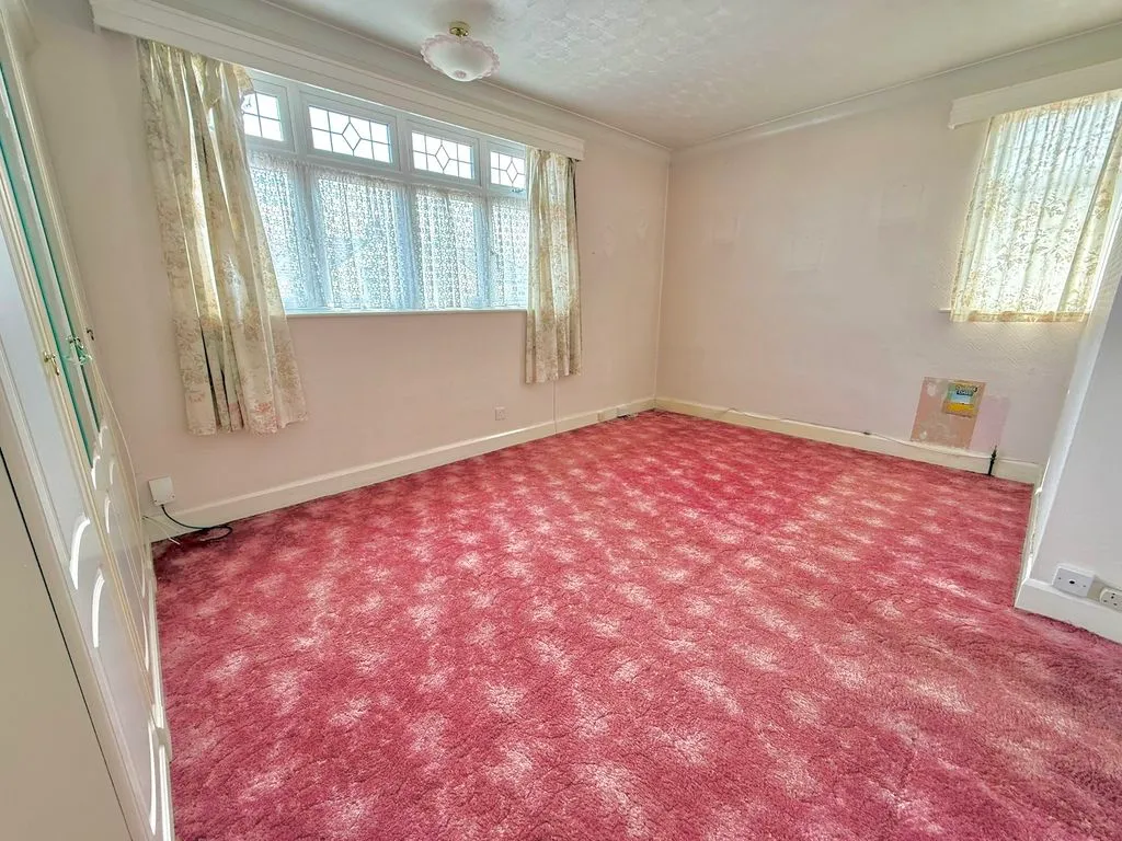 Neville Road, Luton LU3 2JG, photo 11