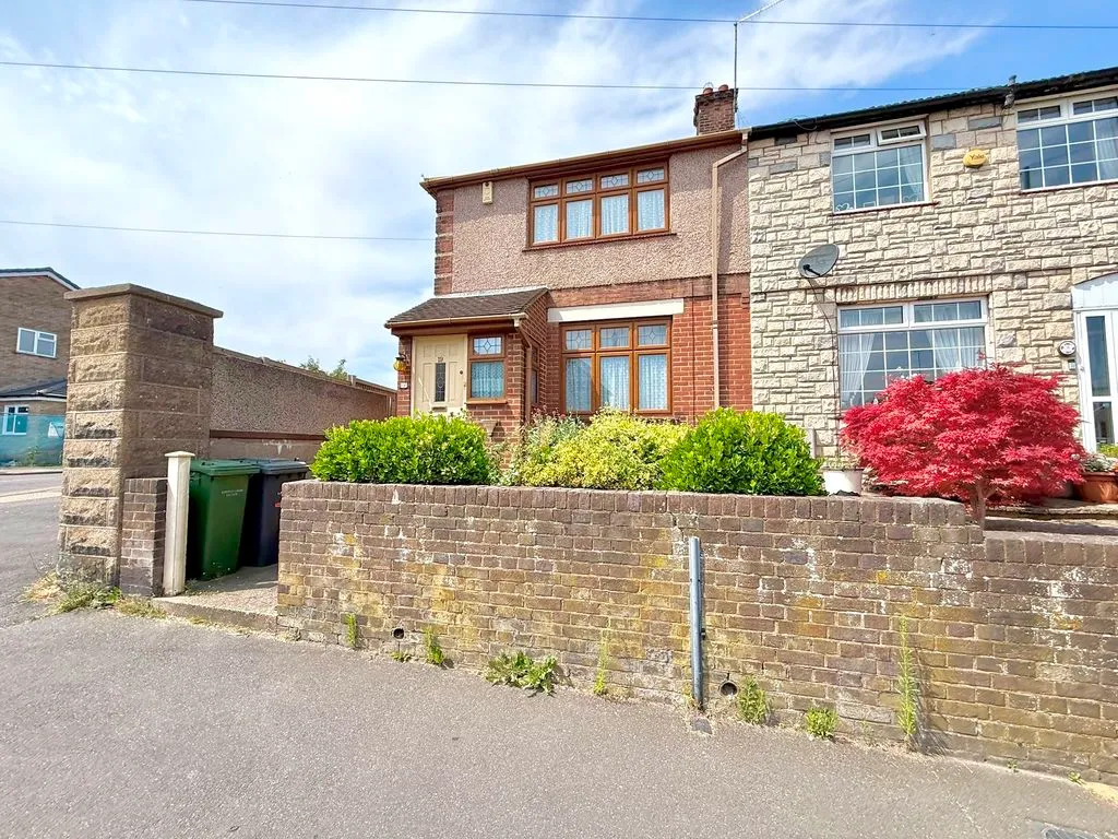 Neville Road, Luton LU3 2JG, photo 17