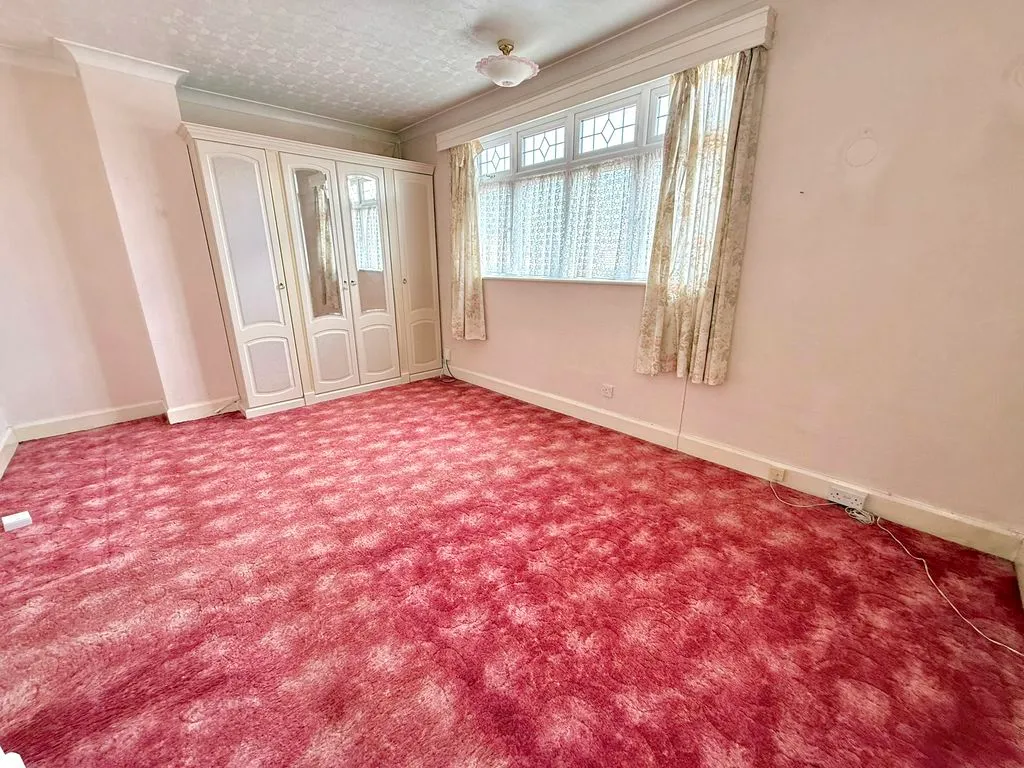 Neville Road, Luton LU3 2JG, photo 6