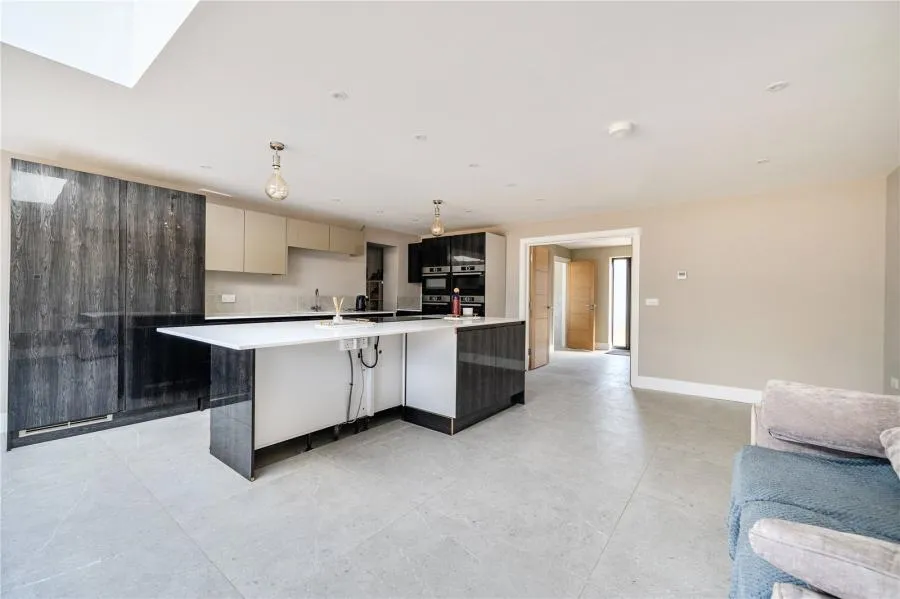 Woodland Crescent, Bracknell, RG42, photo 24