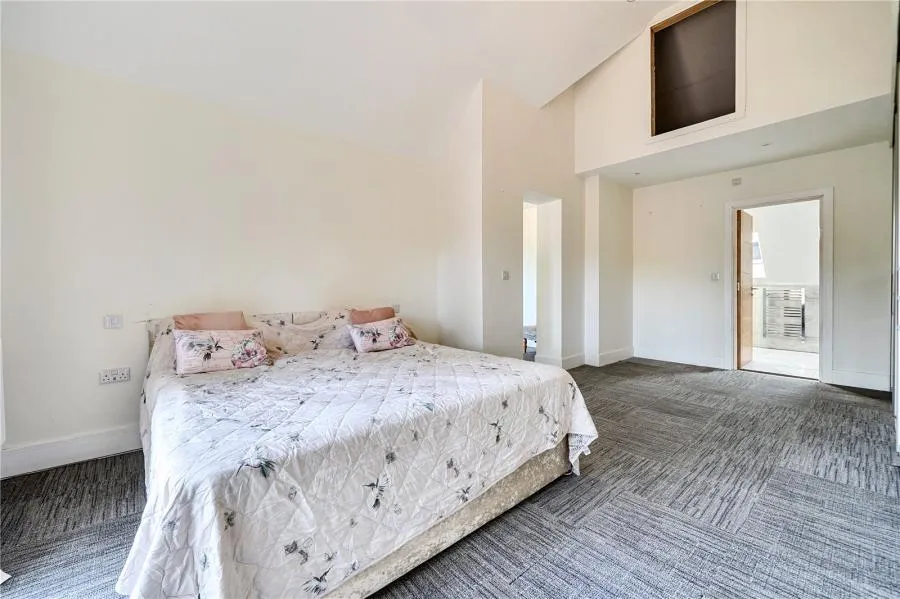 Woodland Crescent, Bracknell, RG42, photo 12