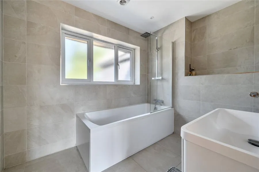 Woodland Crescent, Bracknell, RG42, photo 10