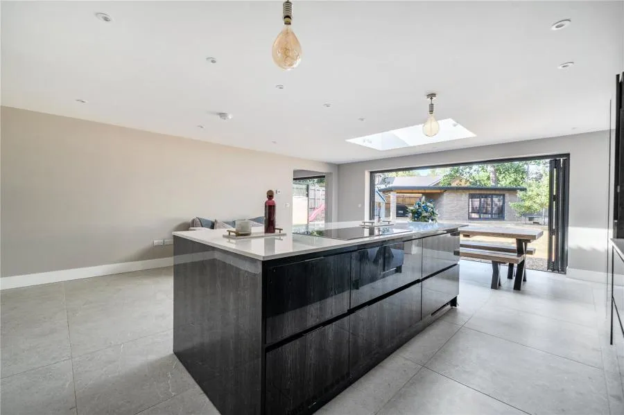 Woodland Crescent, Bracknell, RG42, photo 2