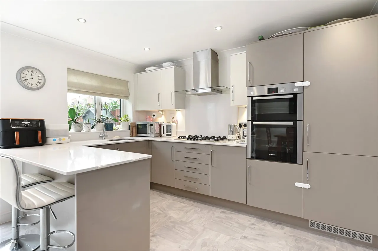 Albert Street, Fleet, GU51, photo 4