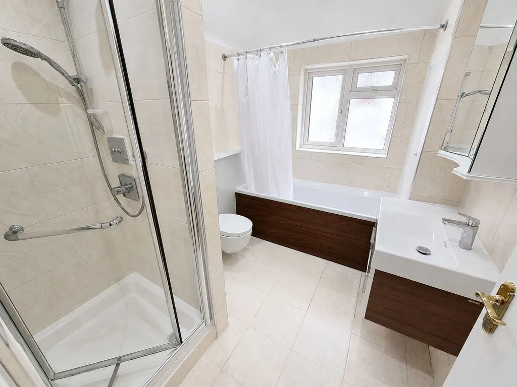 Cavendish Drive, Edgware HA8 7NS, photo 15