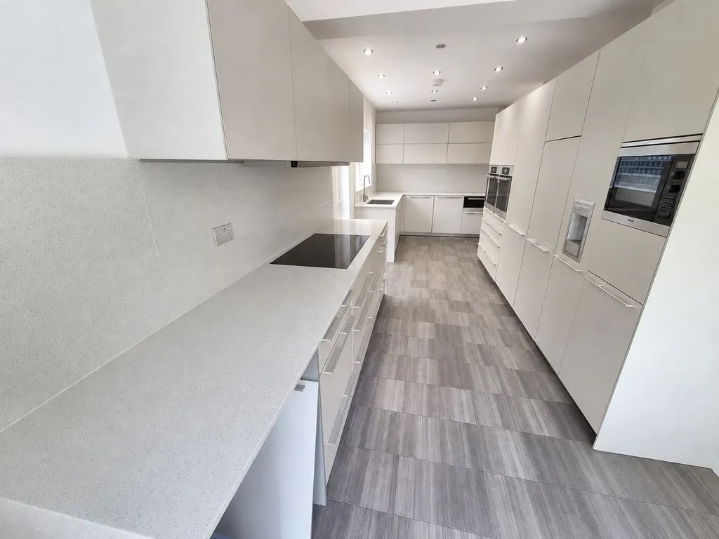 Cavendish Drive, Edgware HA8 7NS, photo 4