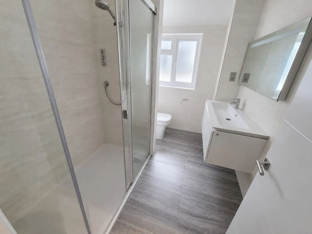 Cavendish Drive, Edgware HA8 7NS, photo 16