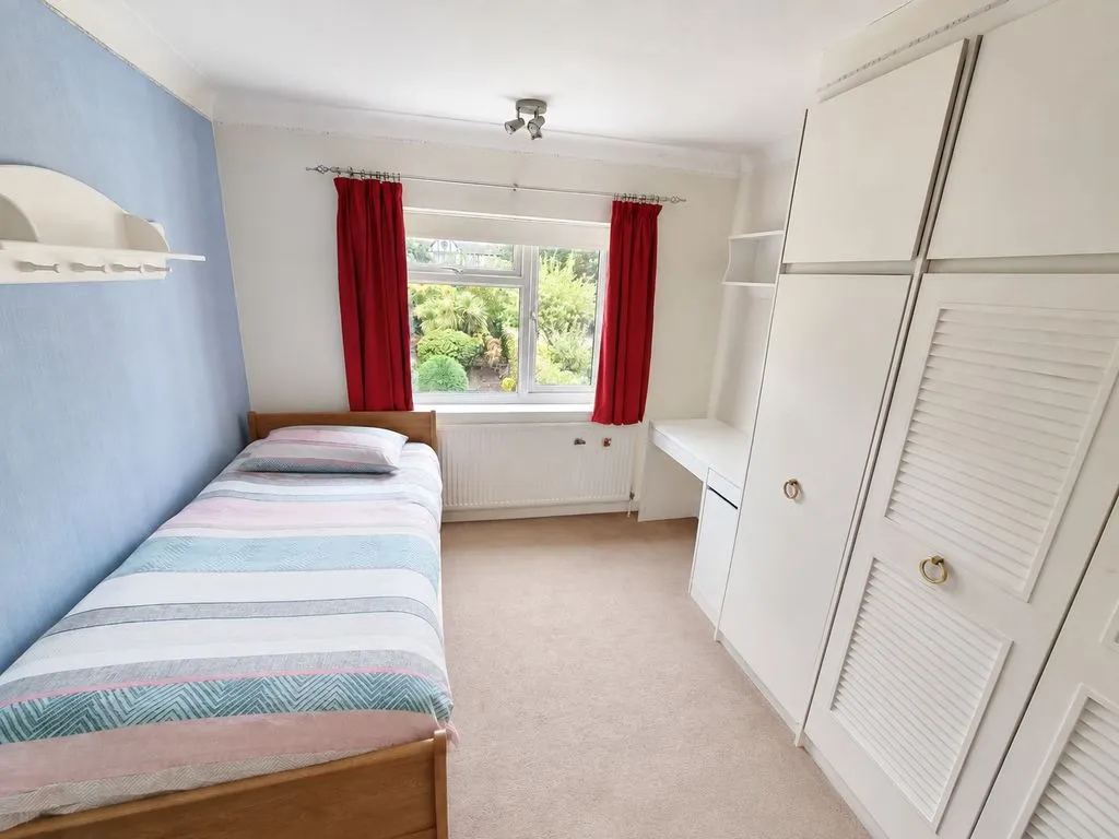 Cavendish Drive, Edgware HA8 7NS, photo 13