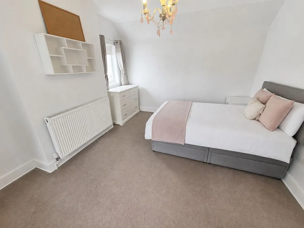 Cavendish Drive, Edgware HA8 7NS, photo 11