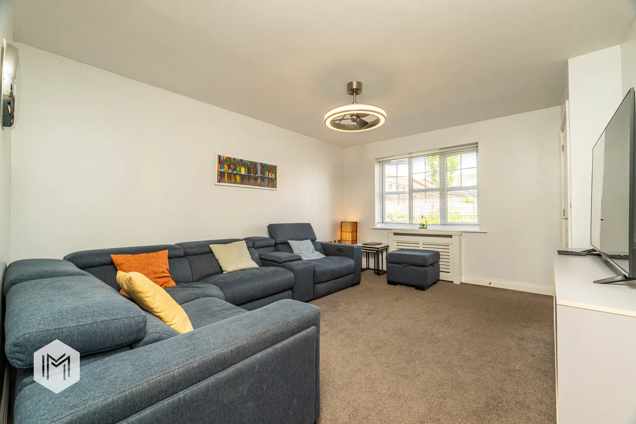 Hollins Drive, Bolton, BL2 1DH, photo 2