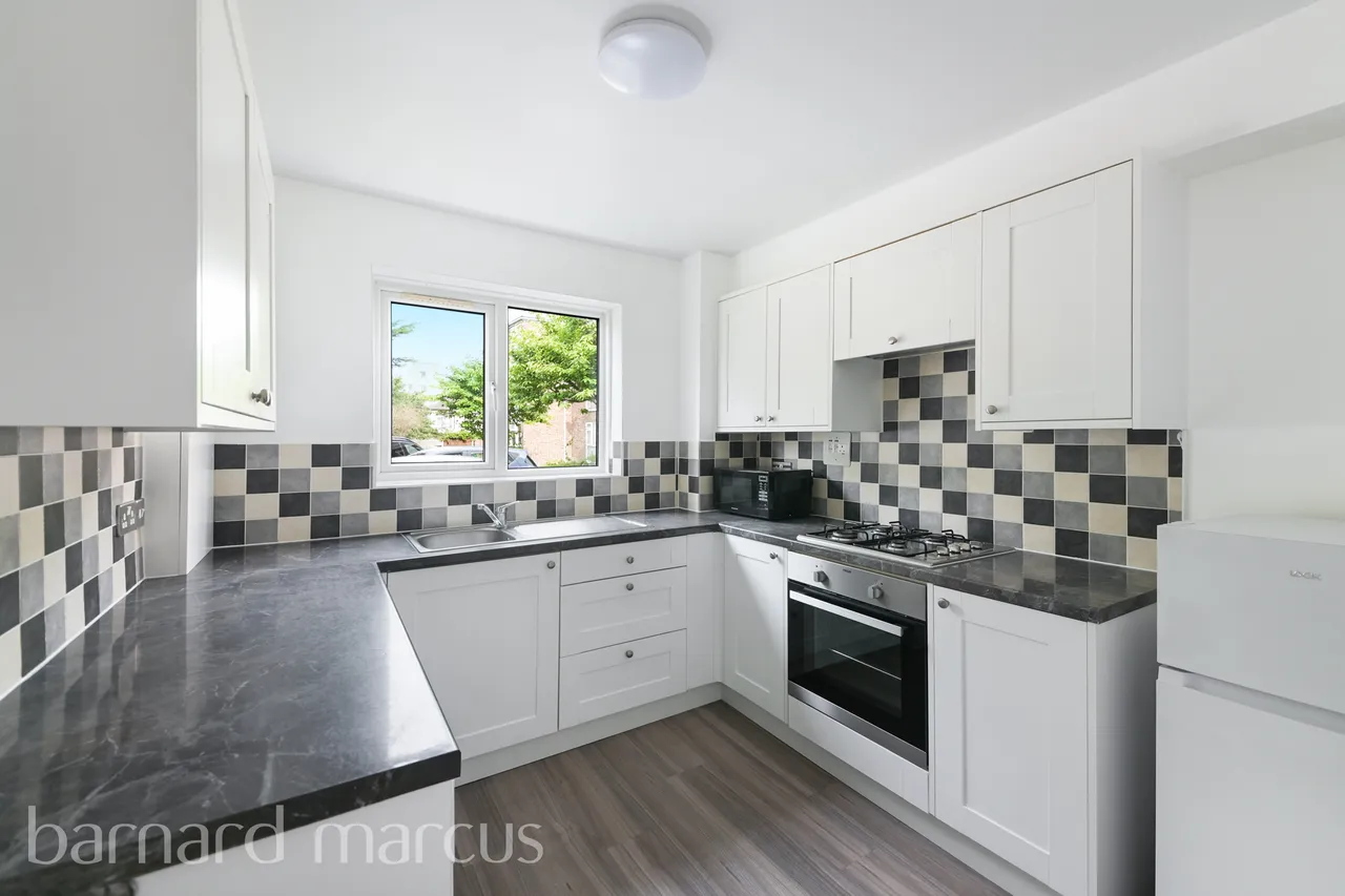 Jengar Close, Sutton, SM1, photo 2