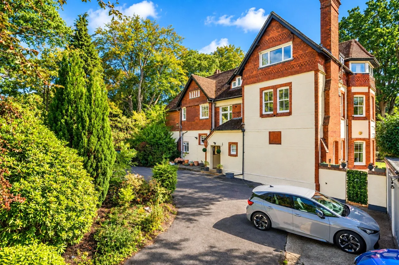 Portesbery Road, Camberley, GU15, photo 2