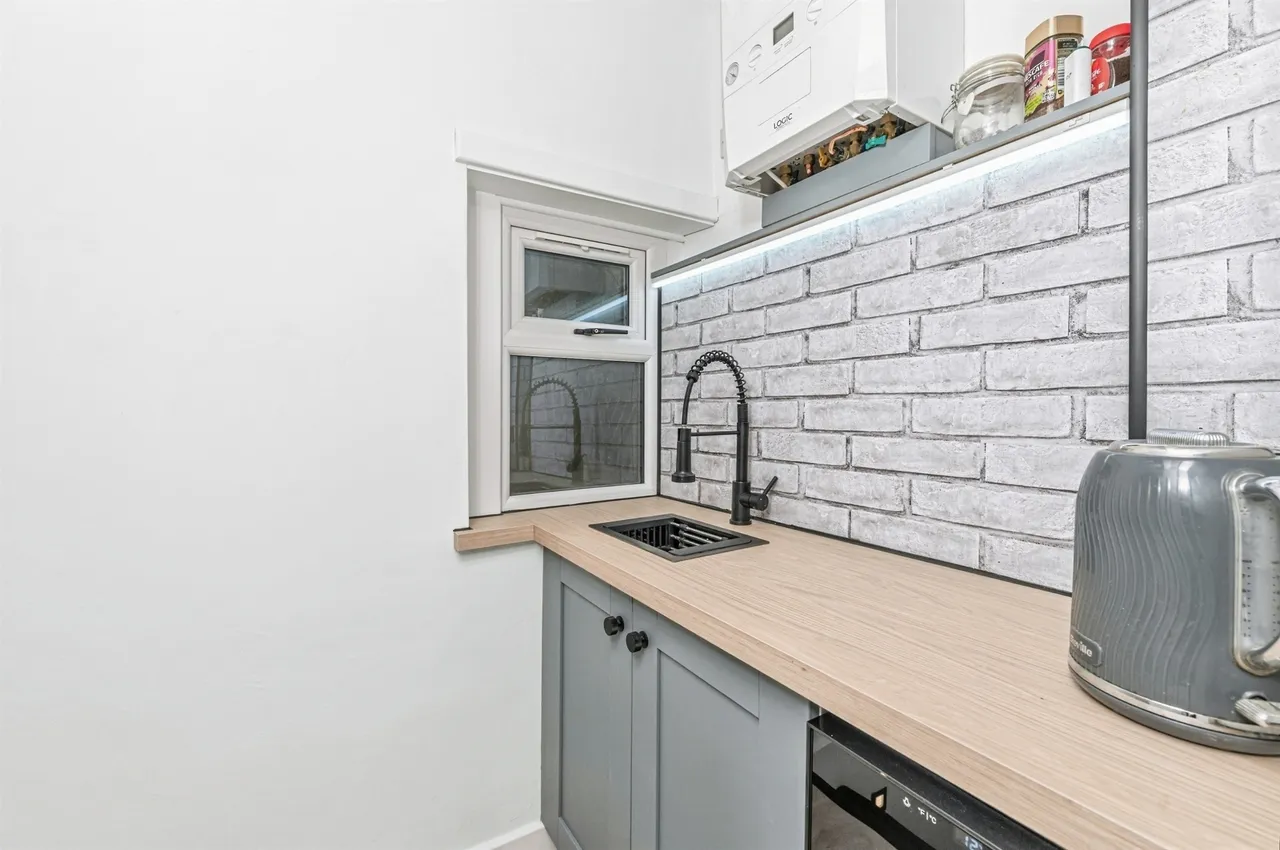 Thomas Street, BRIGHOUSE, photo 6