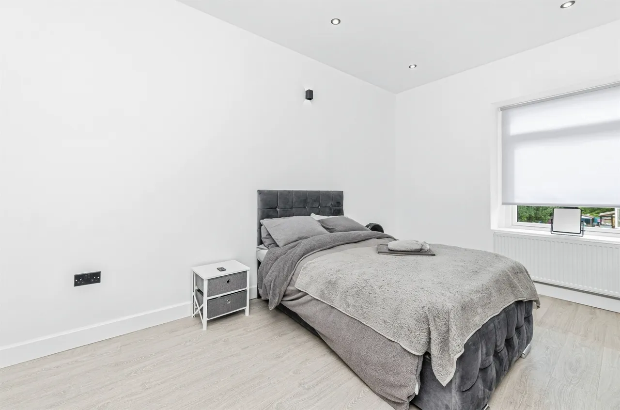Thomas Street, BRIGHOUSE, photo 8