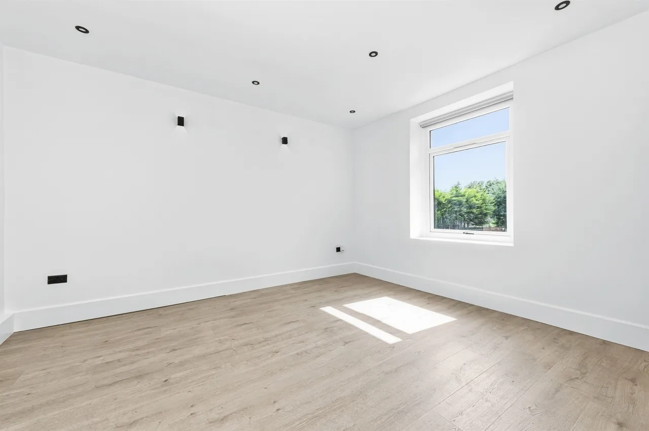 Thomas Street, BRIGHOUSE, photo 11