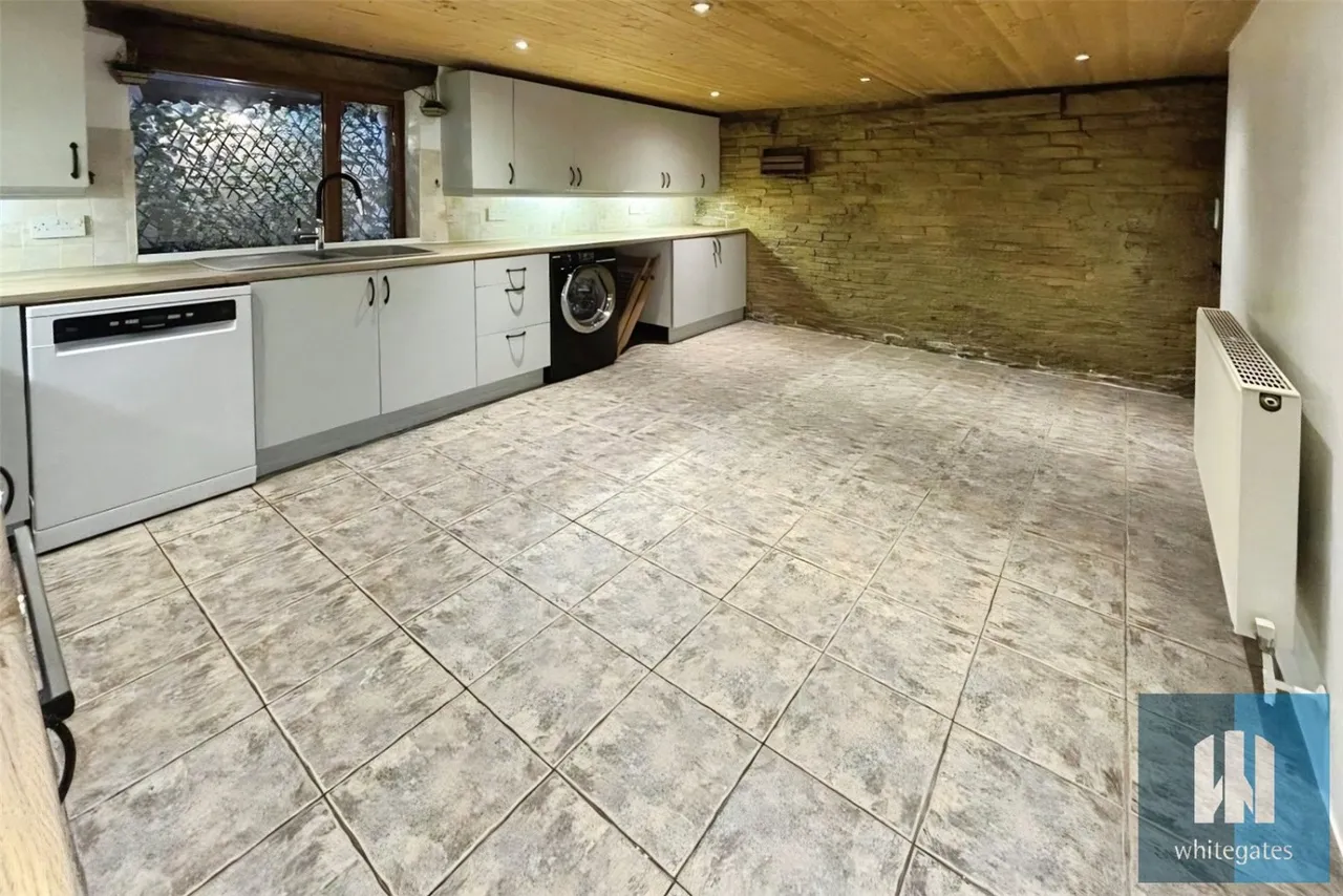 Wellington Street, Lindley, HD3, photo 14