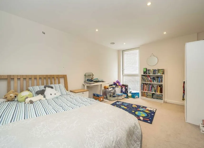 Baltic Avenue, Brentford, TW8, photo 6