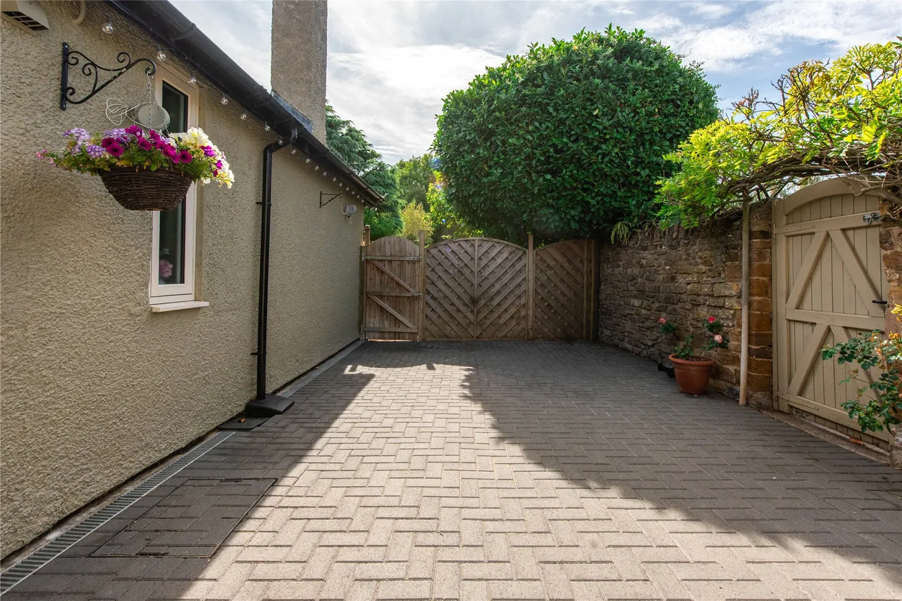 Main Road, Duston, NN5, photo 18