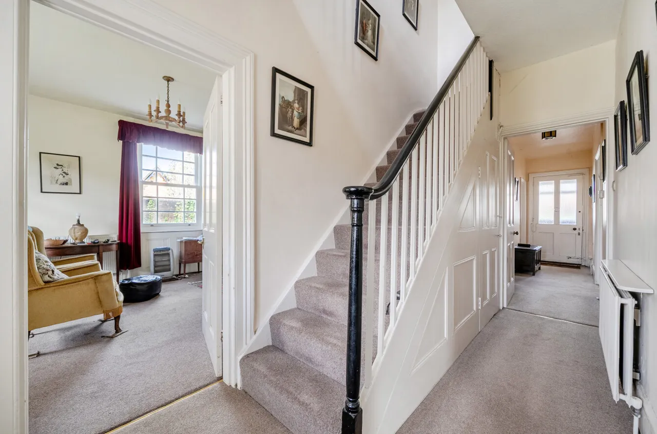 High Street, Bramley, GU5, photo 8