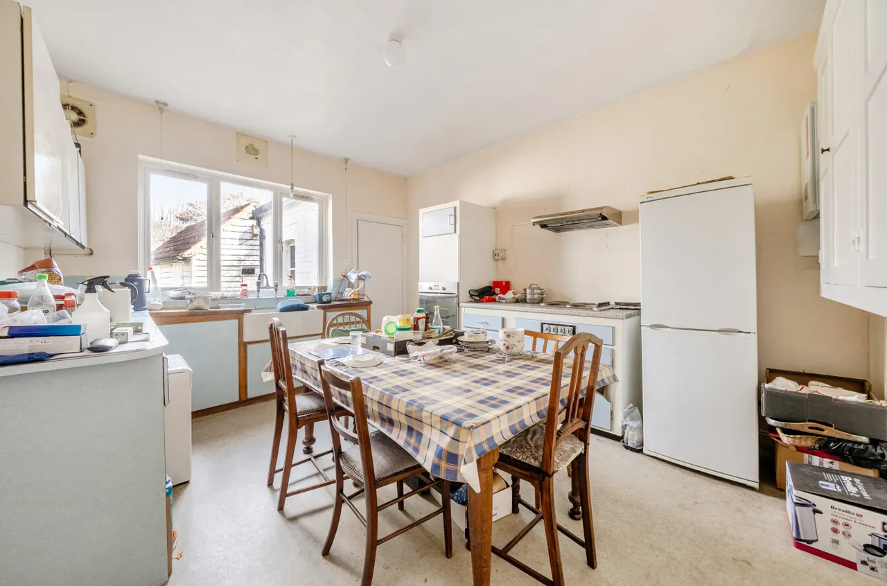 High Street, Bramley, GU5, photo 6