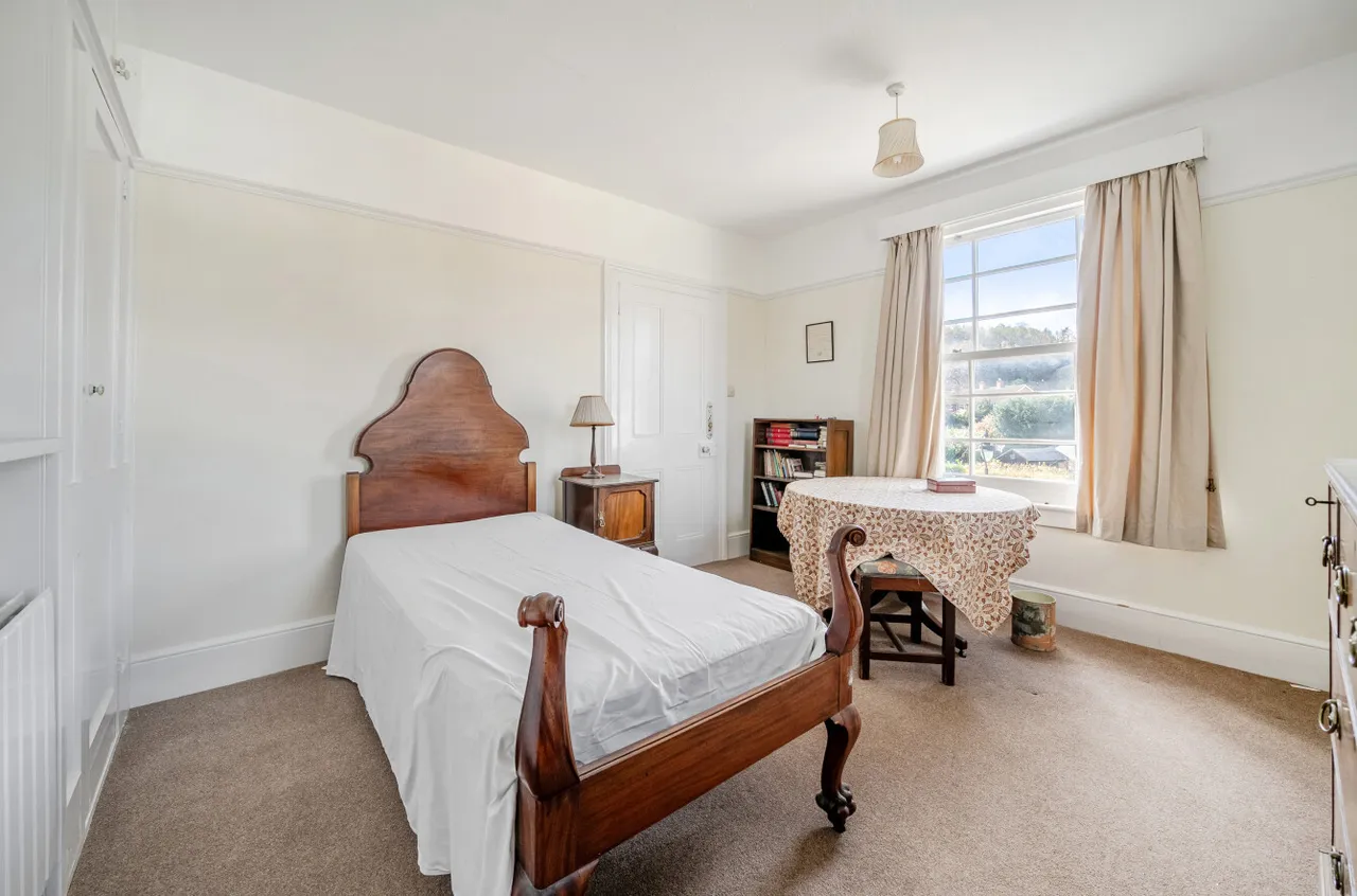 High Street, Bramley, GU5, photo 11