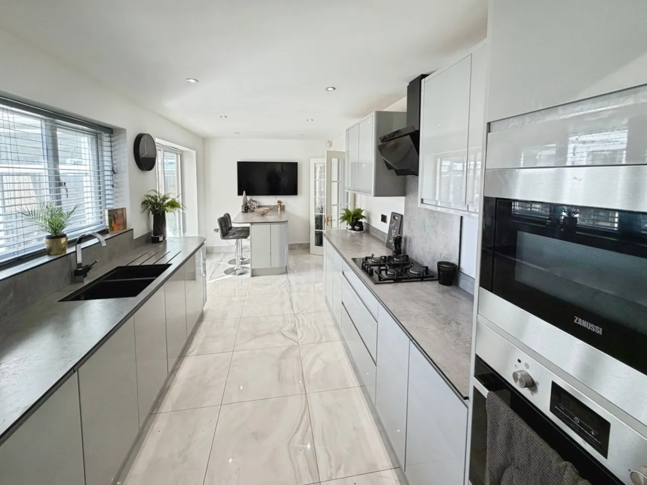 Foxdene, Little Sutton, CH66, photo 34